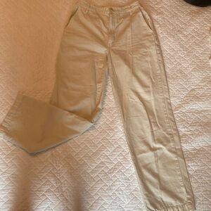 Aritzia: Sunday Best off-white pants - two pockets on back